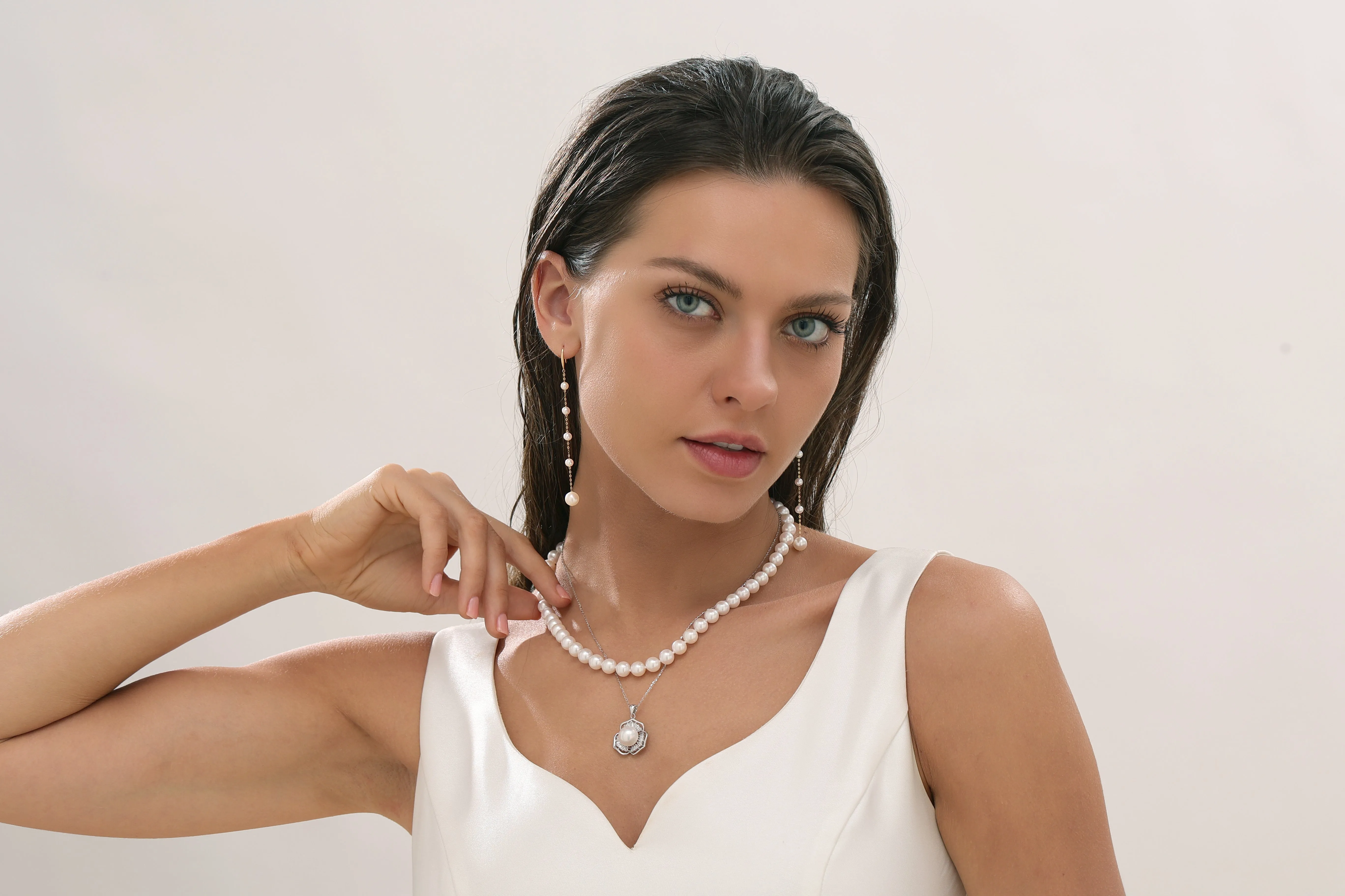 10-11mm Edison Pearl Floral Pendant Necklace