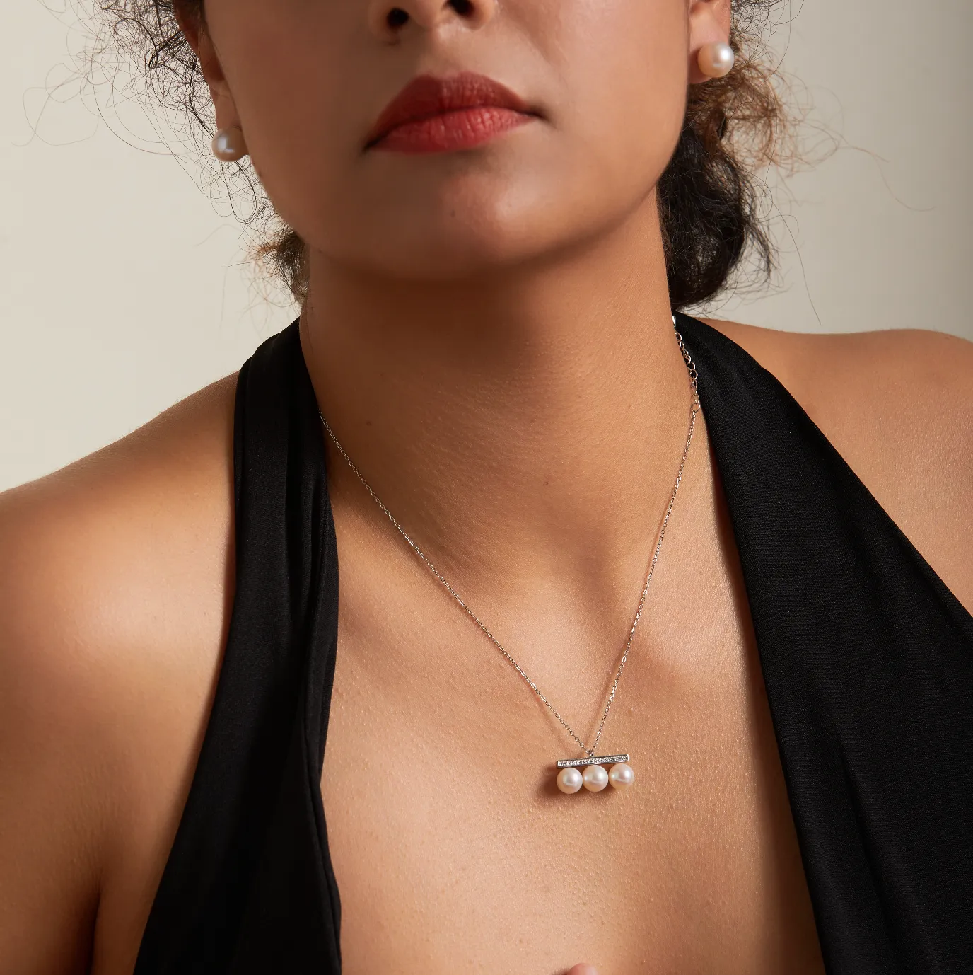 Balance Beam Pearl Necklace