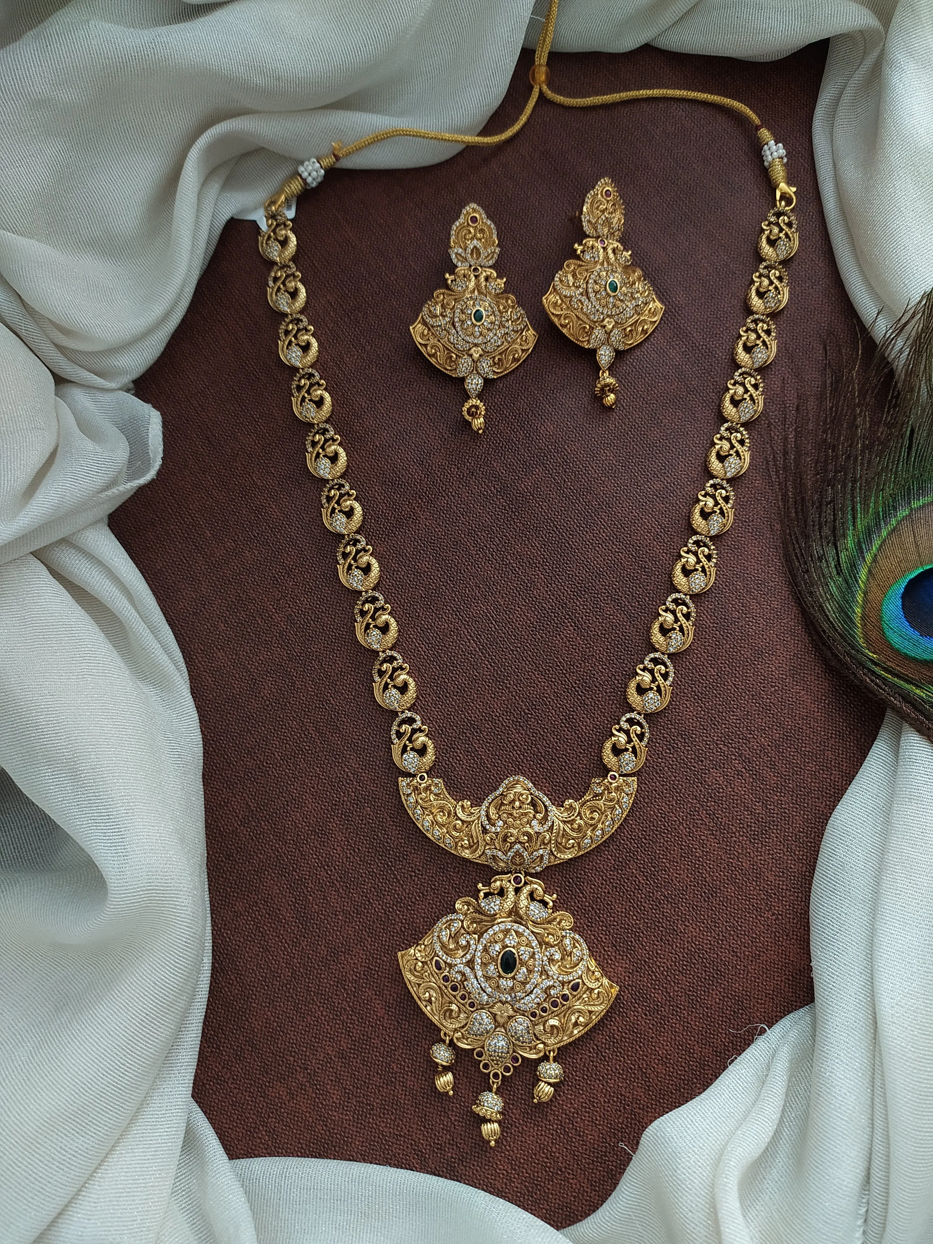 Eternal Elegance W Shaped Traditional Non-Idol Long Haram Set
