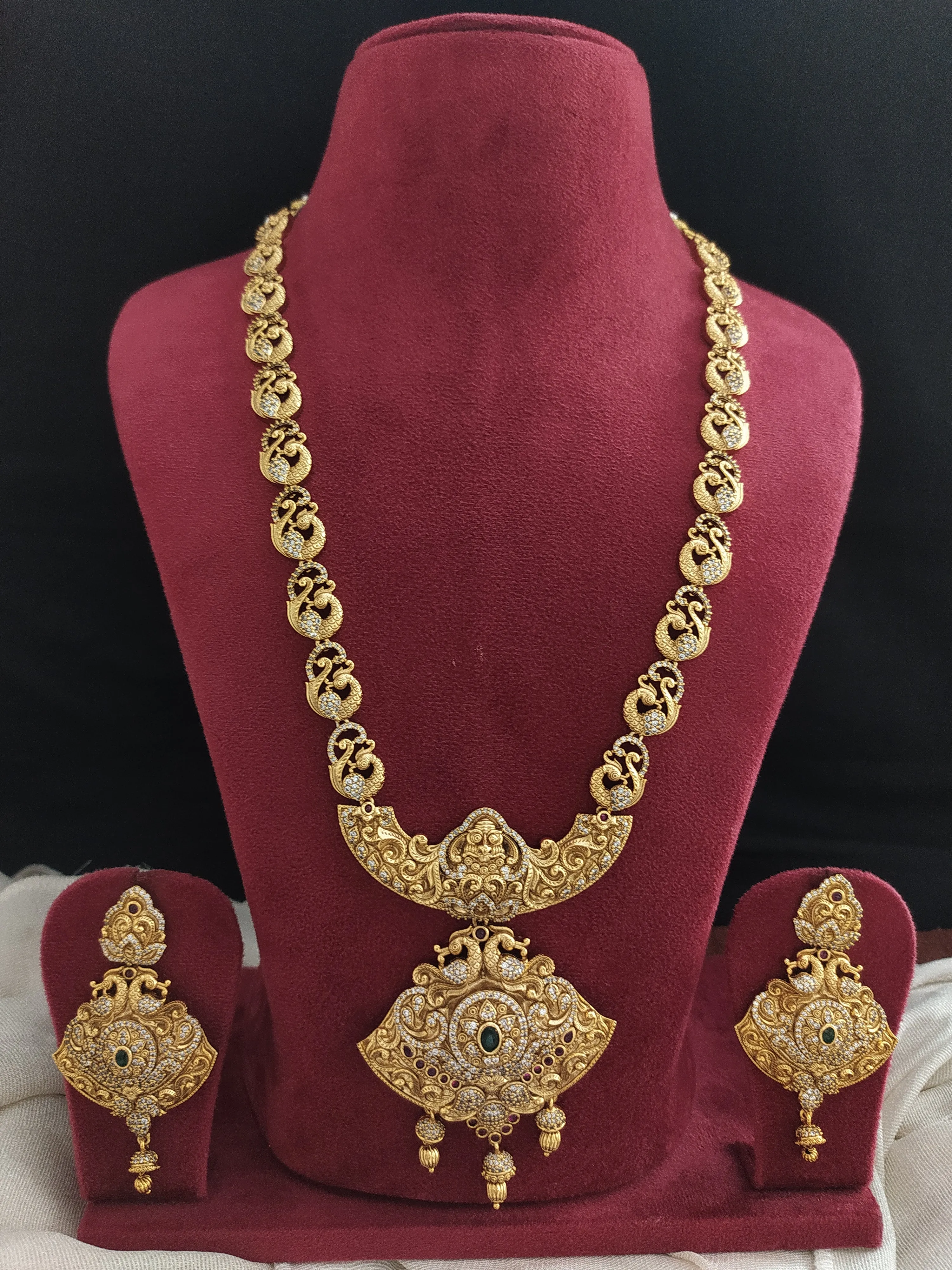 Eternal Elegance W Shaped Traditional Non-Idol Long Haram Set