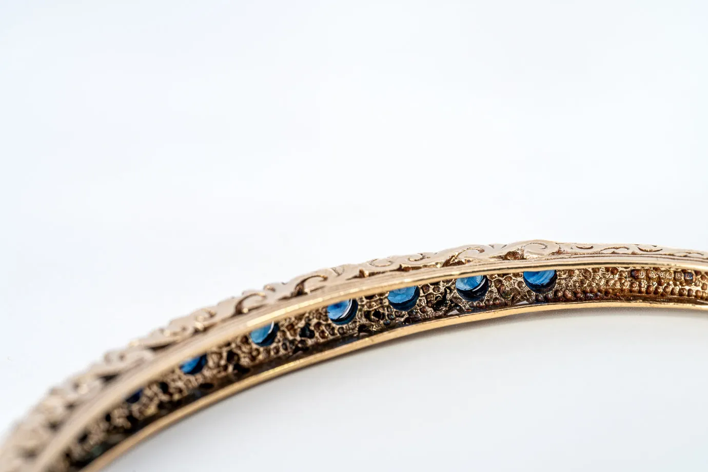 Exquisite 9ct Yellow Gold Sapphire & Diamond Bangle
