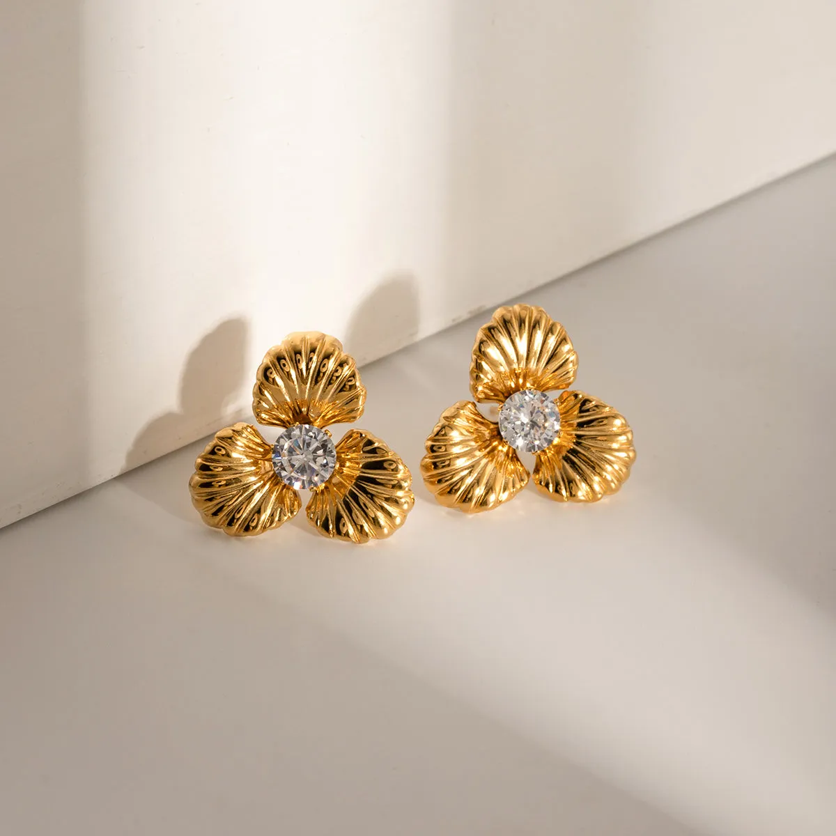 HGA Zircon Flower Shaped Gold Earrings