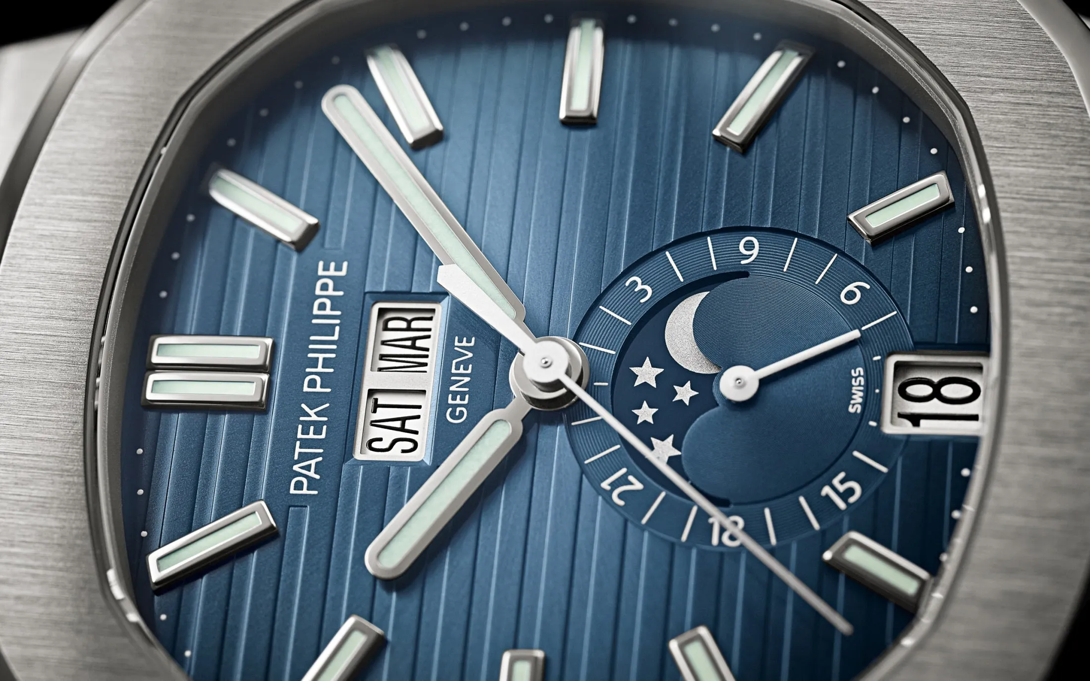 Philippe Nautilus 5726/1A-014 – Stainless Steel, Annual Calendar, Blue Dial