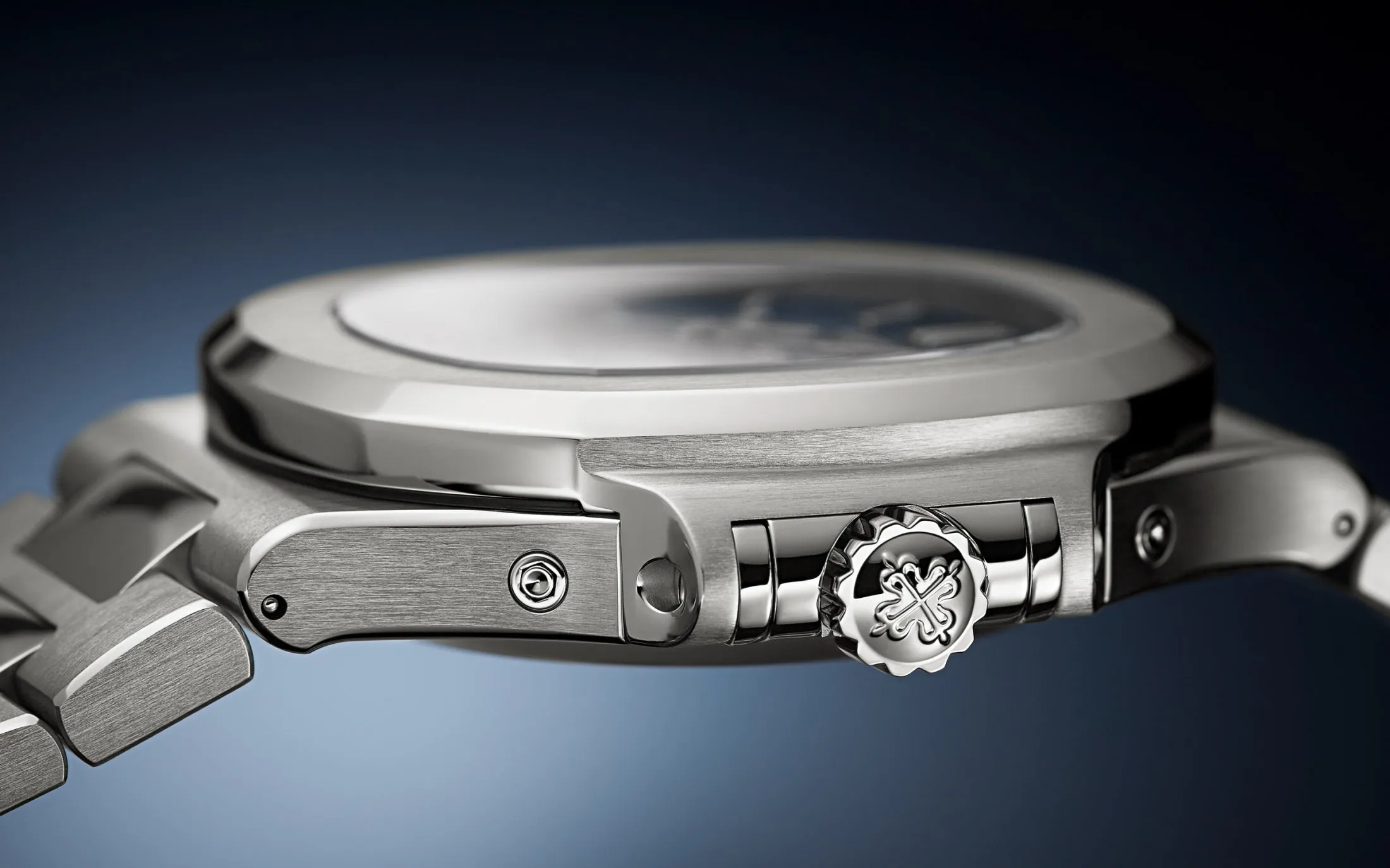 Philippe Nautilus 5726/1A-014 – Stainless Steel, Annual Calendar, Blue Dial