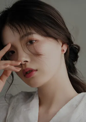 ROSIE | GOLD STUD EARRINGS