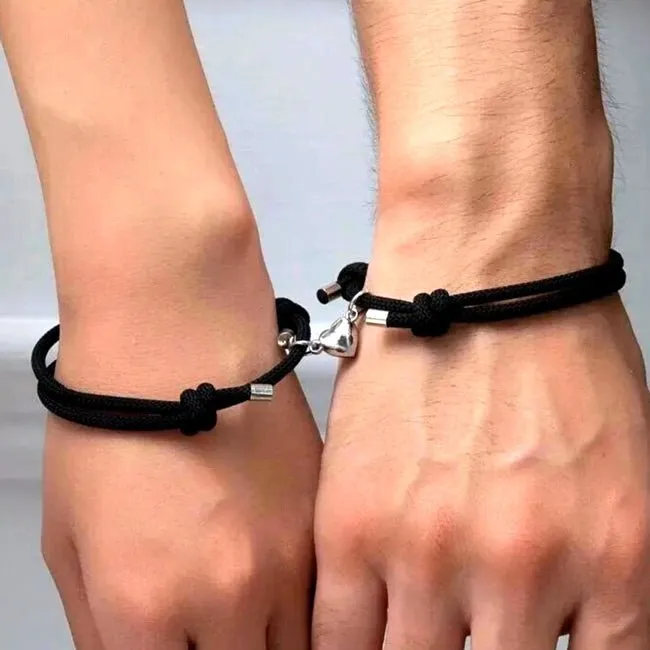 SoleMates™ Magnetic Heart Bracelet Set