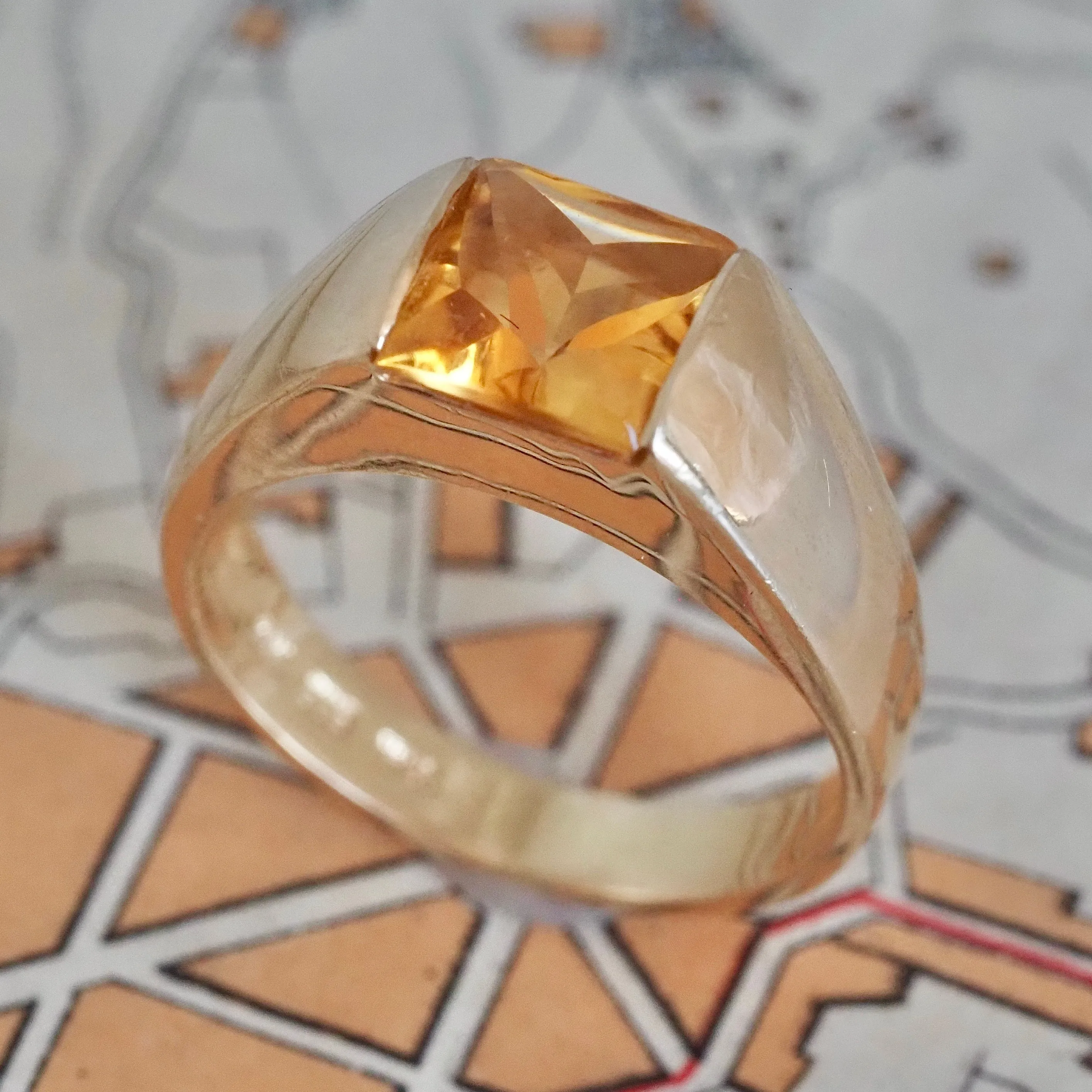 Vintage 14k Gold Buff Cut Citrine Ring