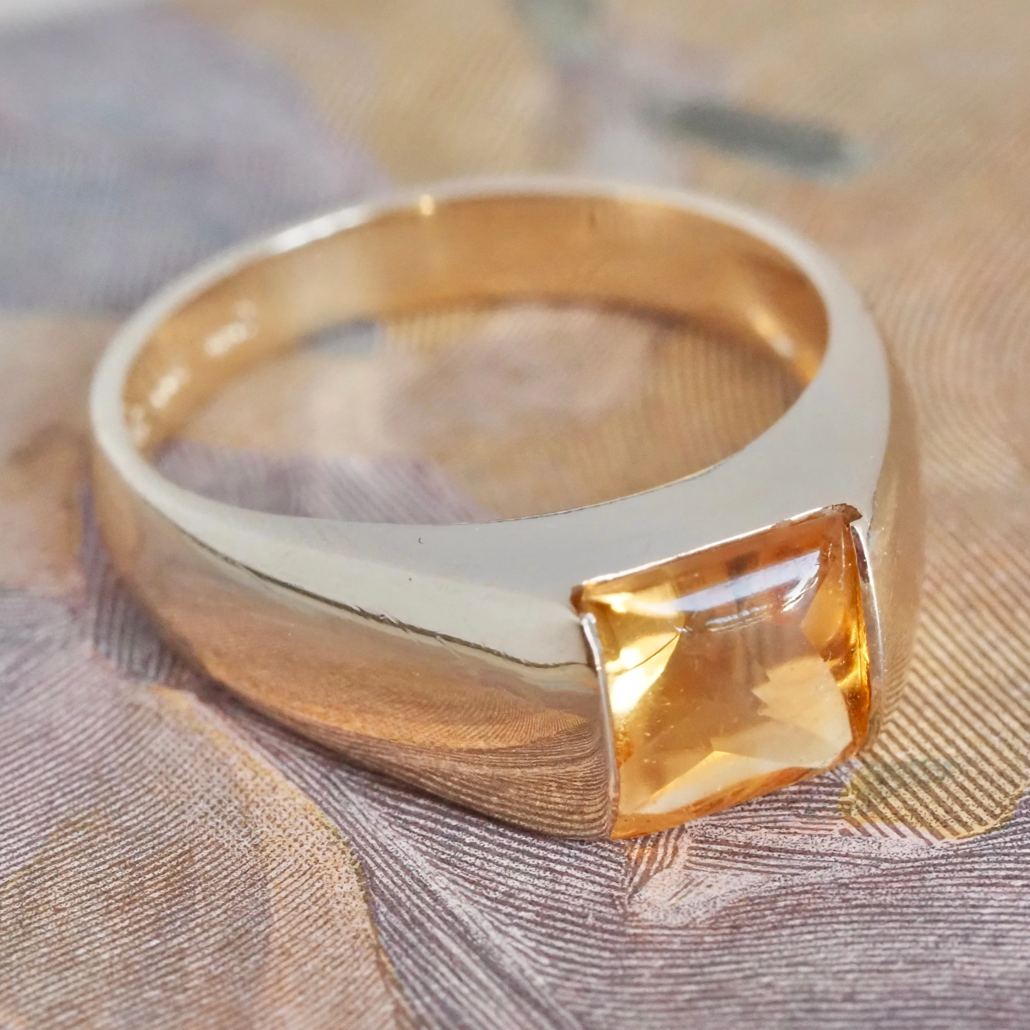 Vintage 14k Gold Buff Cut Citrine Ring